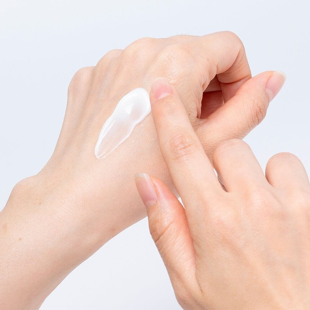 A'Pieu TIAM B3 Niacin Krem przeciwsłoneczny SPF50+ z witaminą B3 i arbutyną - 50 ml