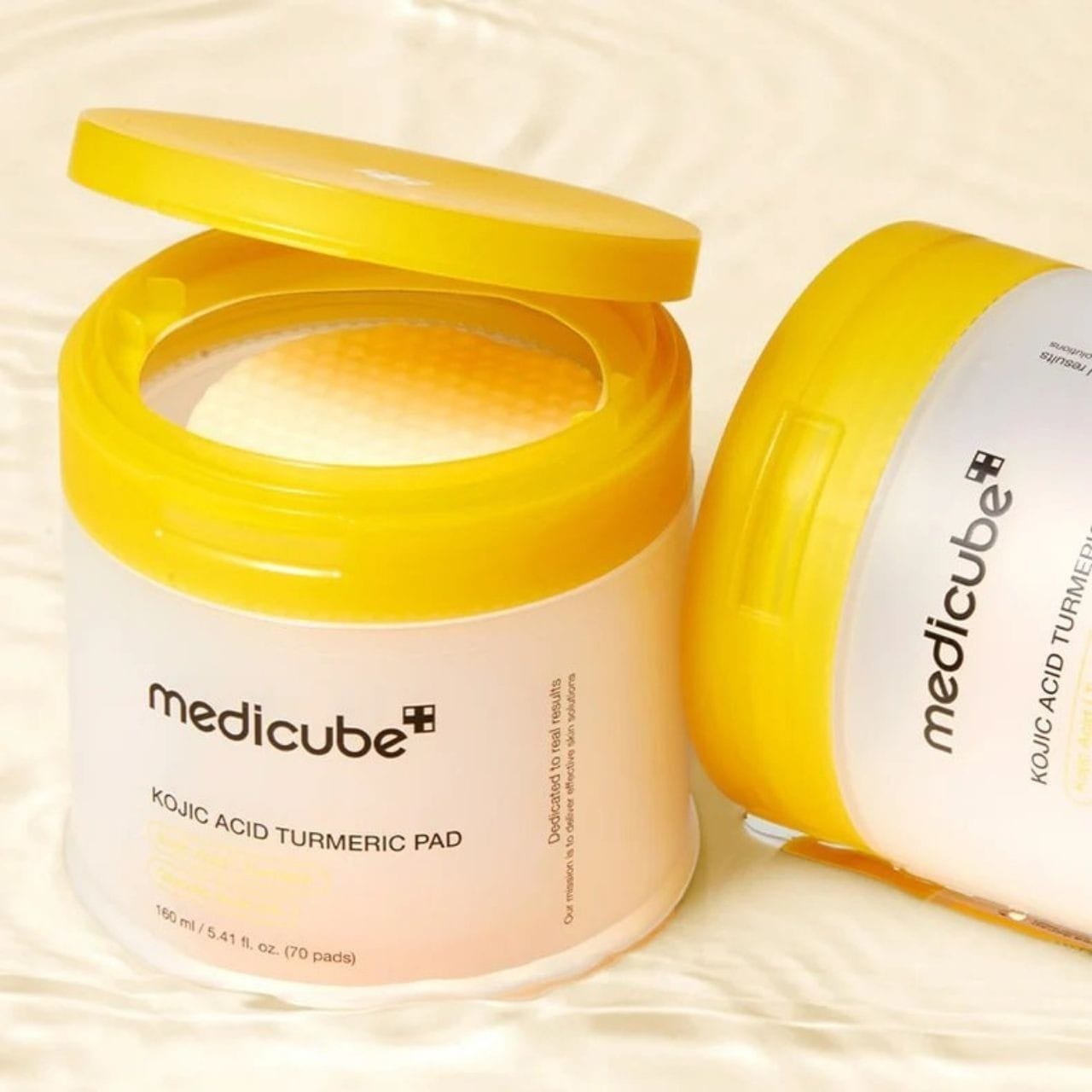 Medicube Medicube Kojic Acid Turmeric Pad Rozjaśniające płatki złuszczające - 70 sztuk