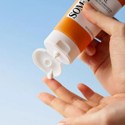 Some By Mi Some By MI V10 Hyal Air Fit Emulsja przeciwsłoneczna SPF50 z witaminami - 50 ml