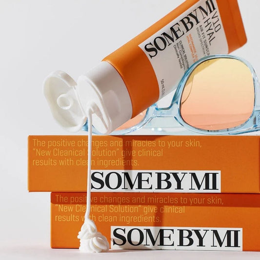 Some By Mi Some By MI V10 Hyal Air Fit Emulsja przeciwsłoneczna SPF50 z witaminami - 50 ml